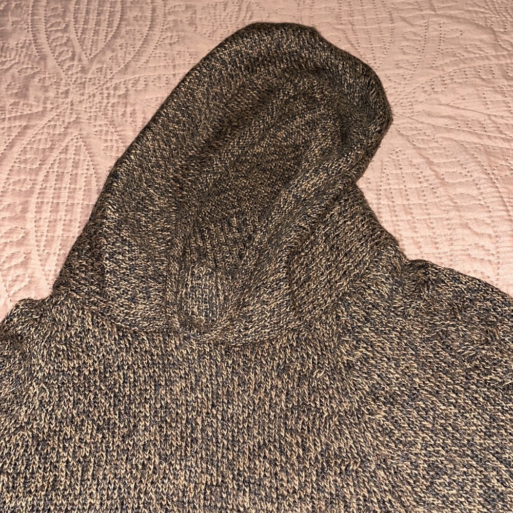 Women’s Shrug with Hood